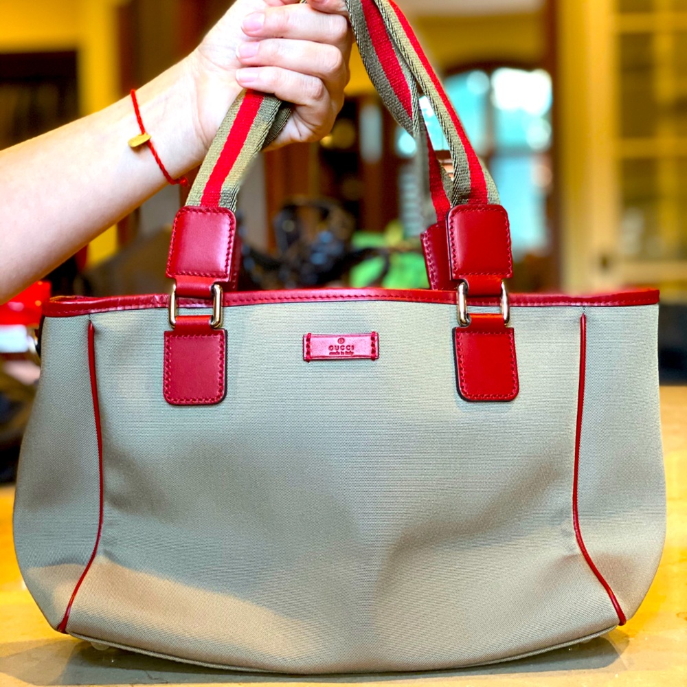 GUCCI Vinyl Green Handbag, 100% Authentic